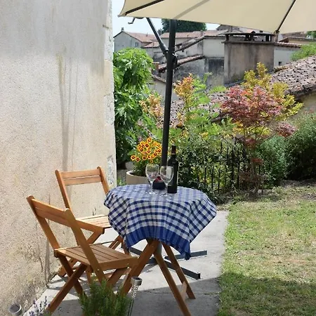 La Maison Du Tourniquet Aubeterre-sur-Dronne Exterior photo